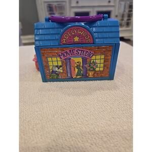 VTG Pound Puppies 1995 Hideaway Hollywood Movie Studio Playset